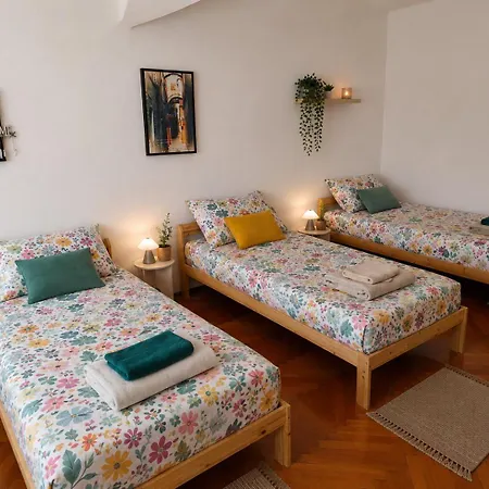 Rooms 홈스테이 *